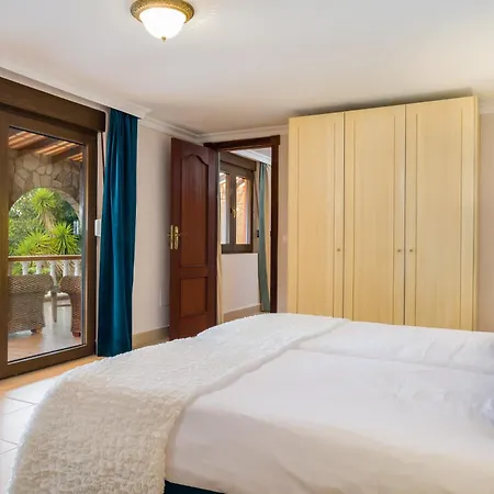 Casa Marbella Sanjuan Batista アパート